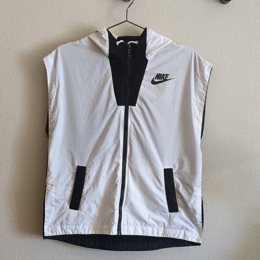 NIKE tech oversized vest black & white size Large - Picture 1 of 11